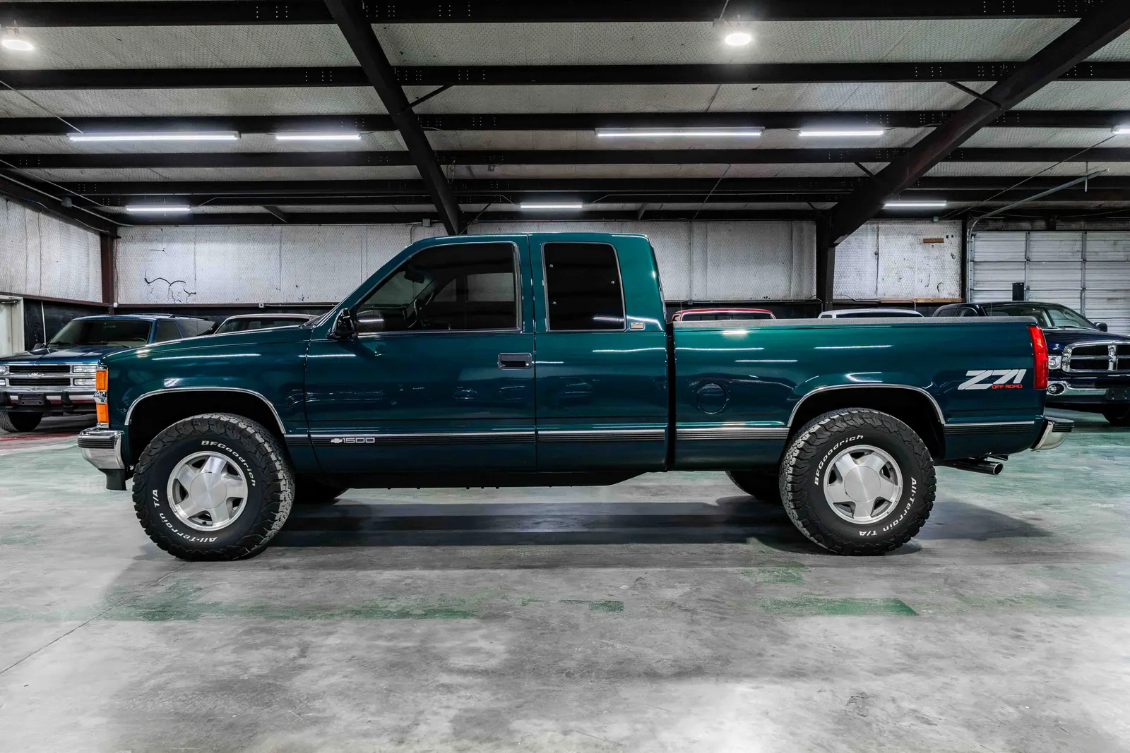 1996-Chevrolet-Silverado-Emerald Green Metallic-146925-34.jpg